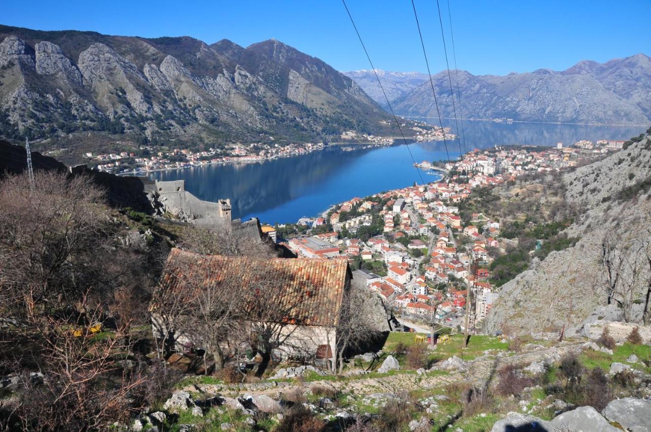 Apartamento Vila Djuro Mikijelj Donji Stoliv Exterior foto